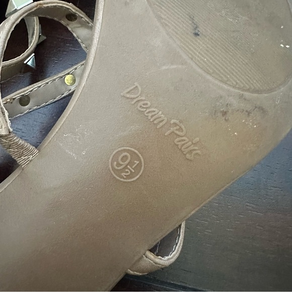 Size 9.5 Dream Pairs Studded Nude Sandal Heels - Picture 6 of 6